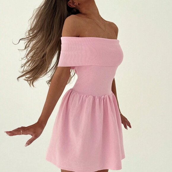Pink Elegant Women's Off-Shoulder Mini Dress With Tight Waist And Umbrella Hem - Picture 3 of 4